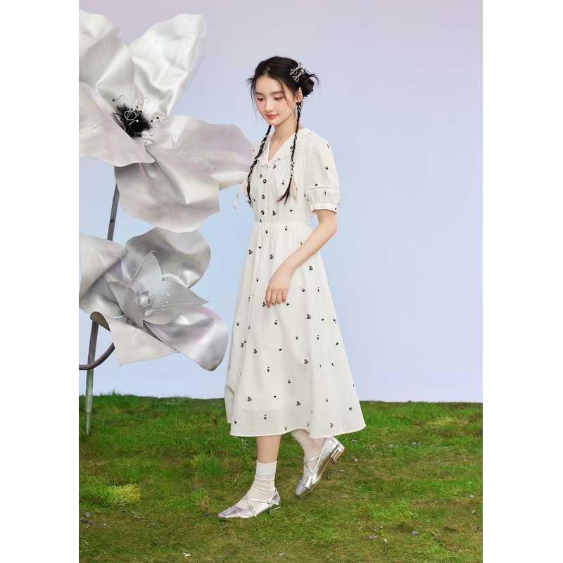 ドットコーデ 小さなハート柄 ドット刺繍 襟付きワンピース