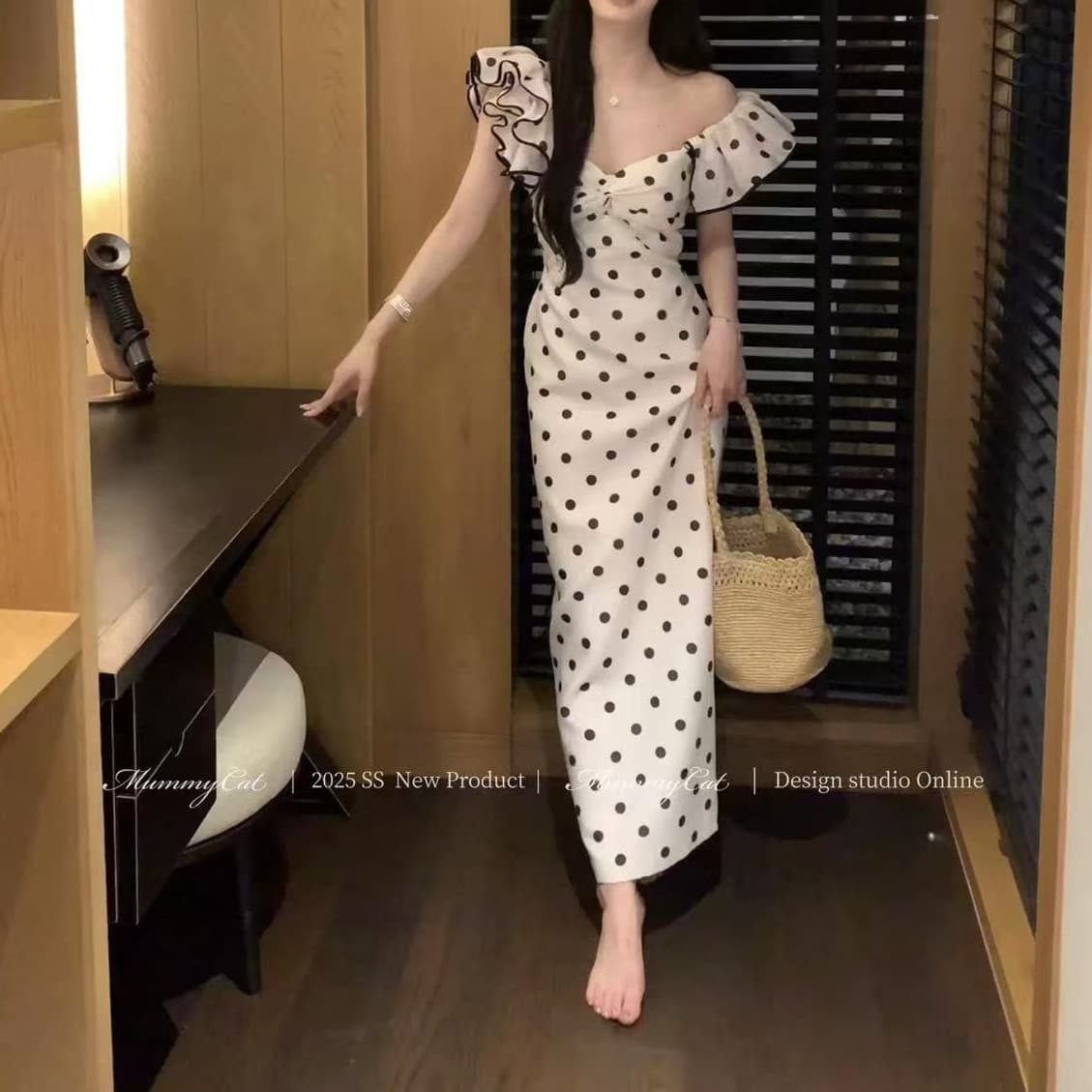 ワンピース　ドットコーデ 水玉オフショルダーワンピース