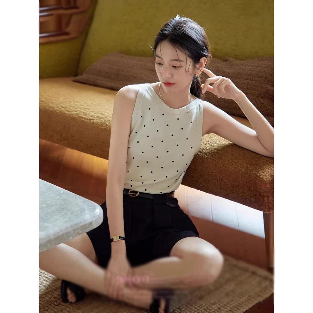 Tシャツドットコーデ 水玉模様のノースリーブトップス